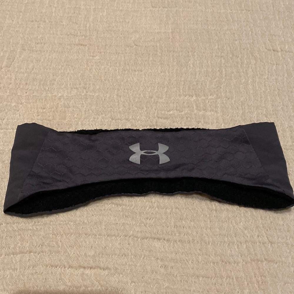 Under Armour Women’s running headband, fleece lined.